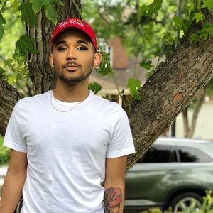 Meet your Posher, Cameron